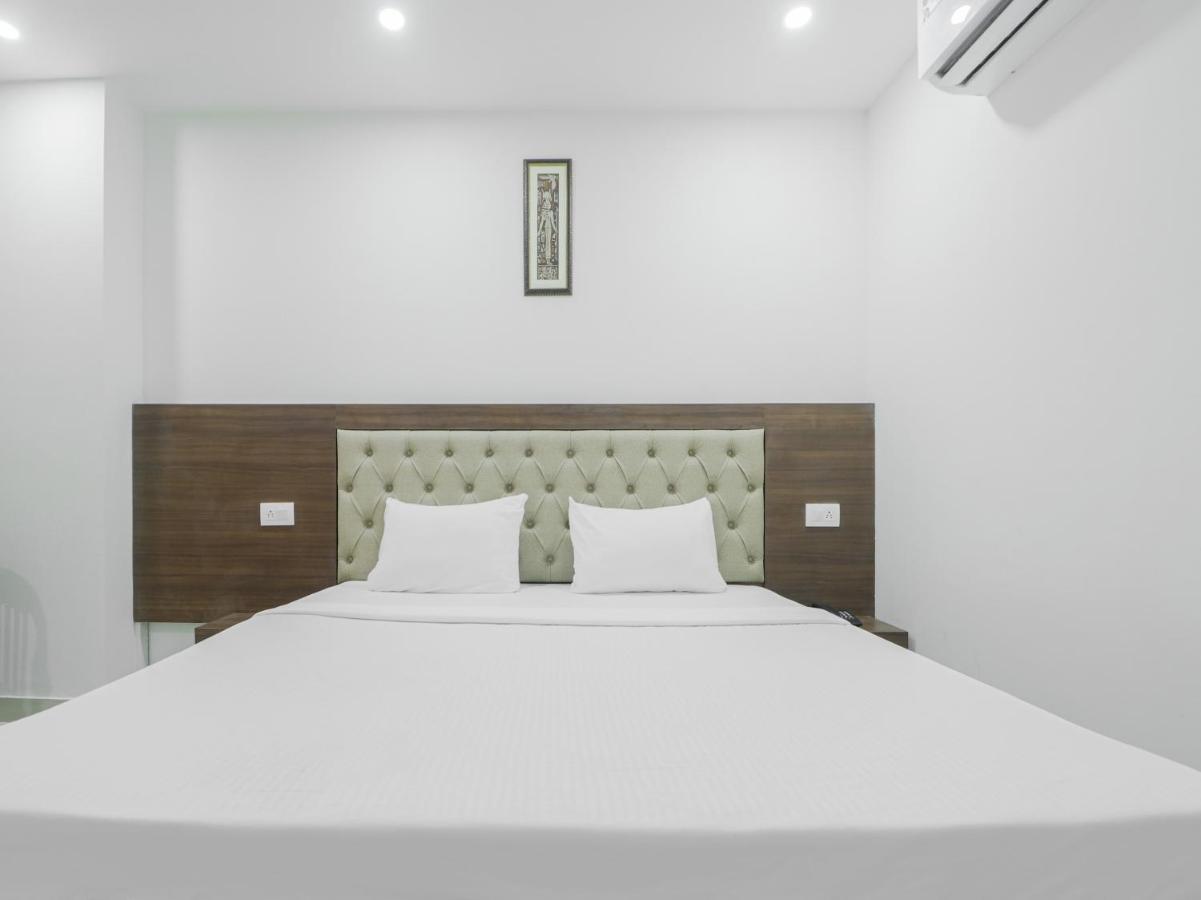 Oyo Townhouse 853 Hotel The Royal Aroma Haridwār Dış mekan fotoğraf
